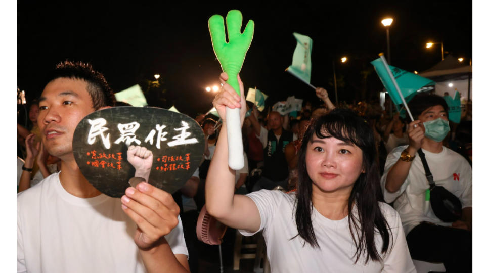 台灣民眾黨主席柯文哲出席「反貪腐，護台灣」宣講，仍有不少年輕人現身。廖瑞祥攝