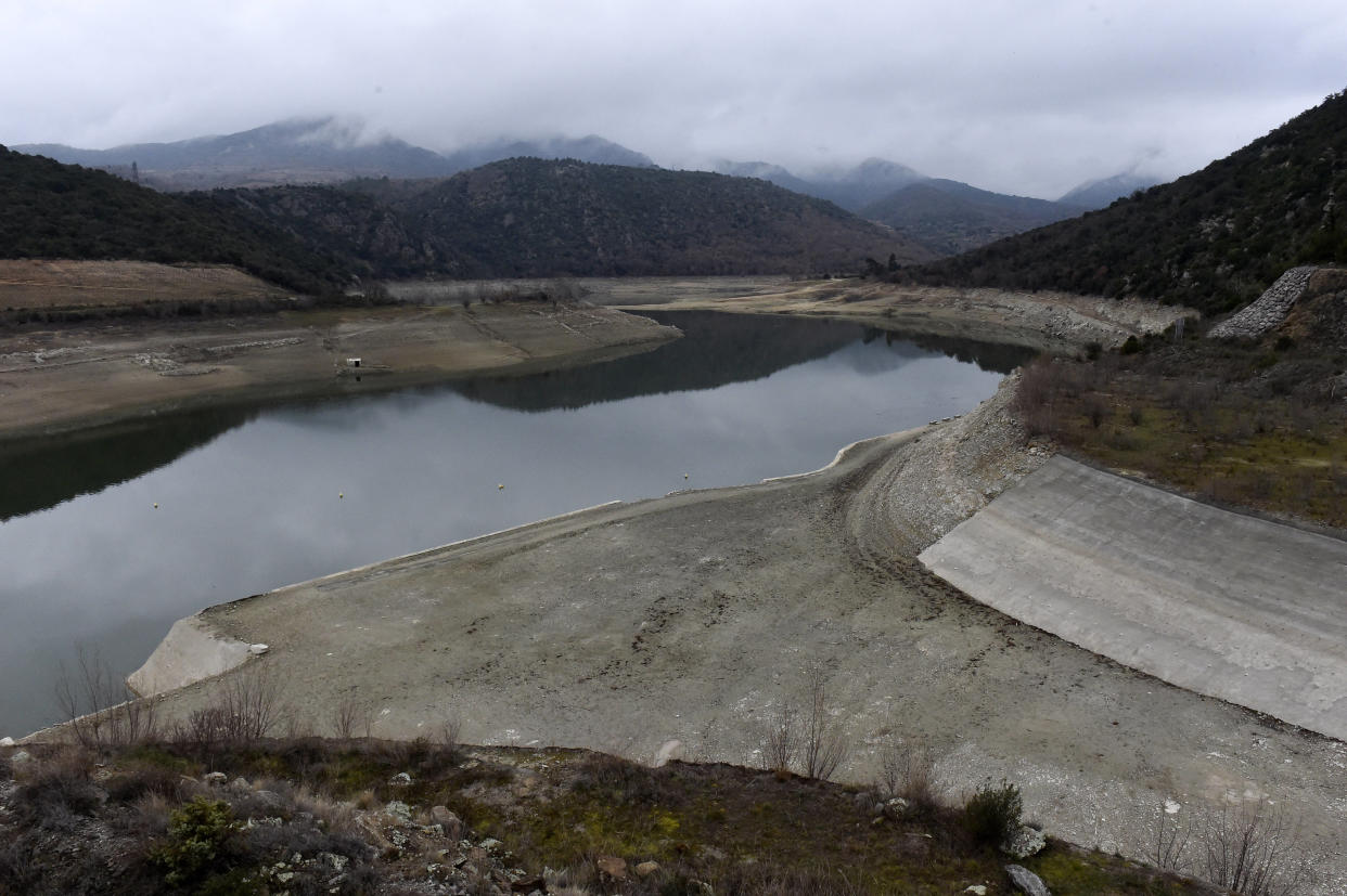 Avec près de 500 barrages fluviaux supprimés en 2023, l’Europe inscrit un nouveau record. Photo d’illustration d’un barrage sur l’Agly (Pyrénées-Orientales).