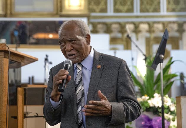 Rep. Danny Davis addresses the congregation at New Galilee Baptist Church during a campaign stop on May 29 in Chicago's Lawndale neighborhood. (Photo: Erin Hooley/Chicago Tribune via Getty Images)