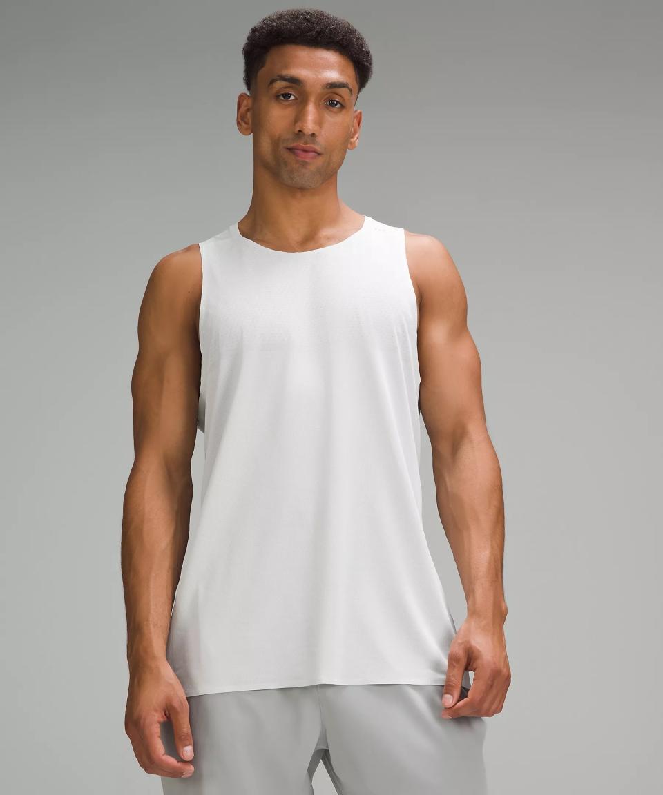This men's tank is ideal for summer workouts.