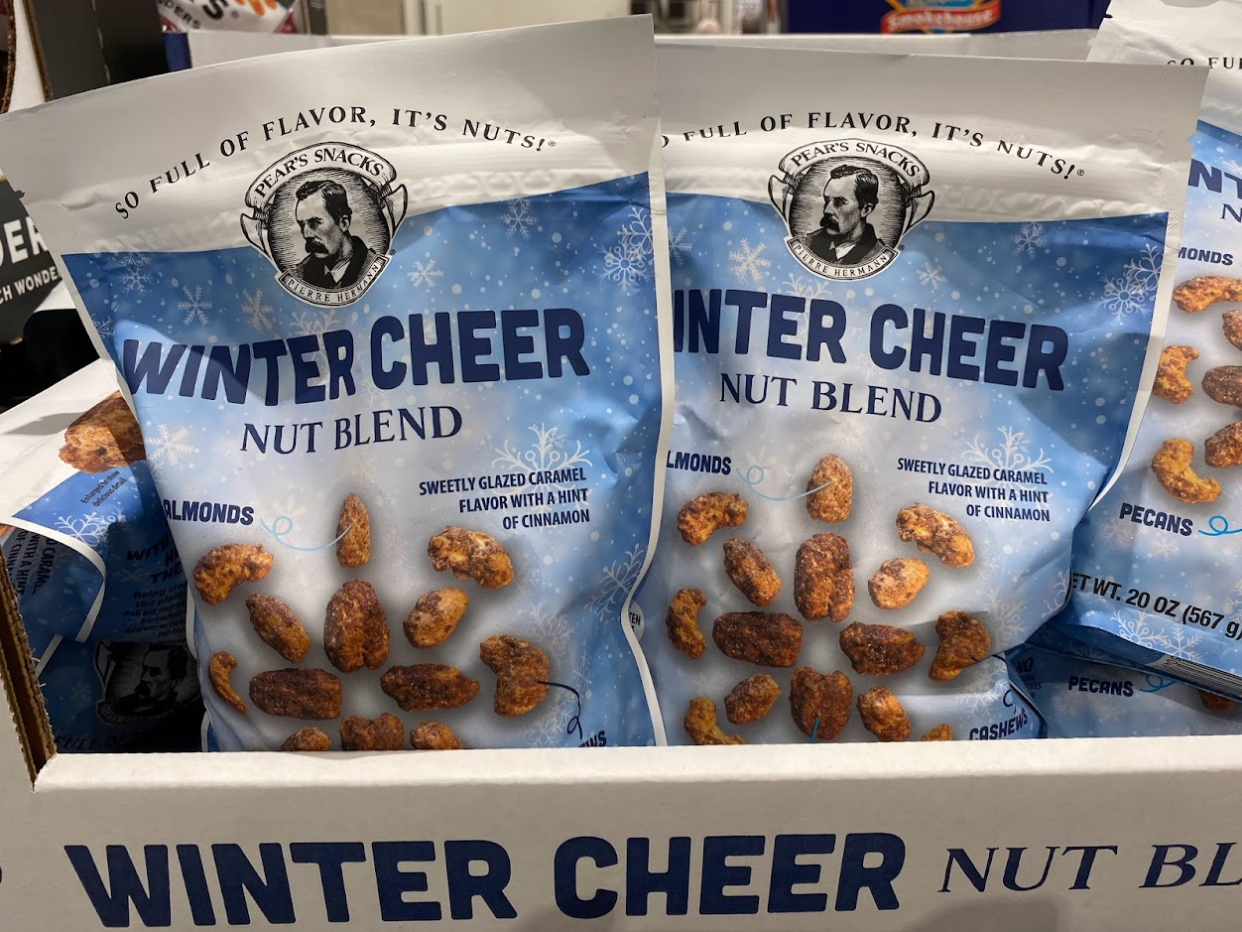 Pear&#39;s Snacks Winter Cheer Nut Blend