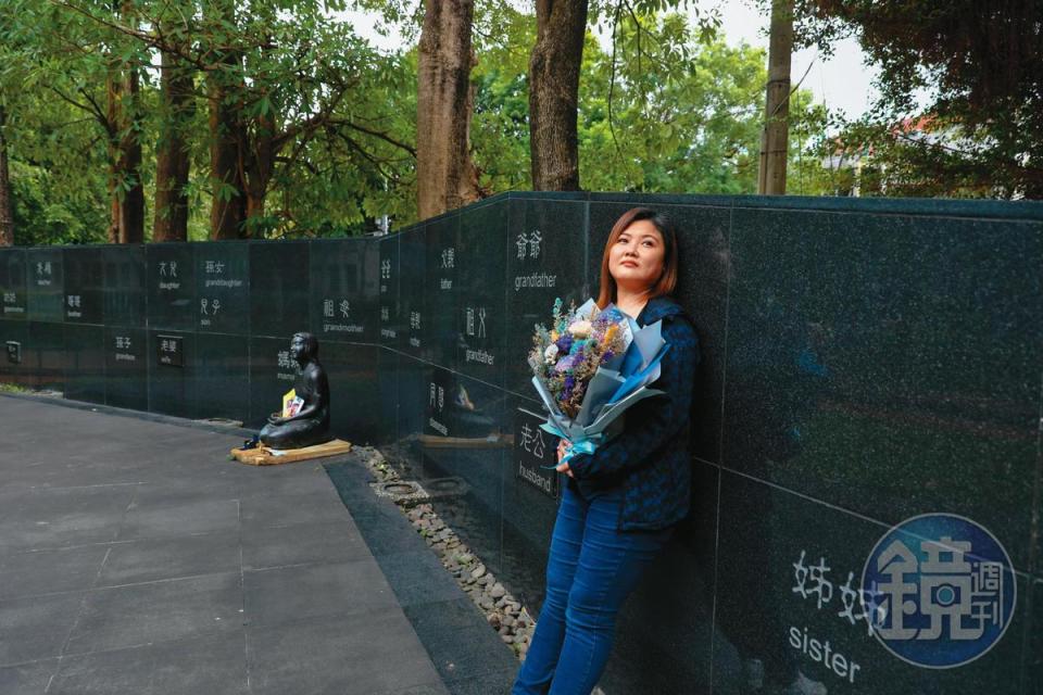 李沐芸是台灣第一個以遺族身分書寫專書的人，如今也成為台灣自殺者親友遺族關懷協會的理事長。
