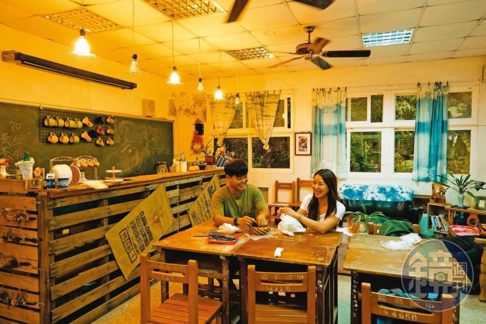 樟湖國小舊校區內也設有咖啡館，提供簡單的飲品。