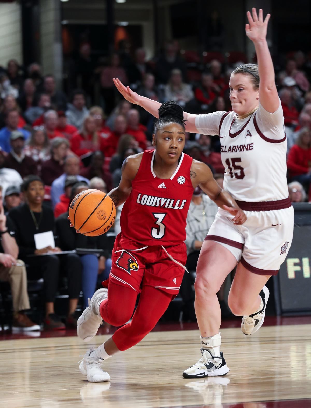 Chrislyn Carr leads Louisville women's basketball to 5th straight win ...