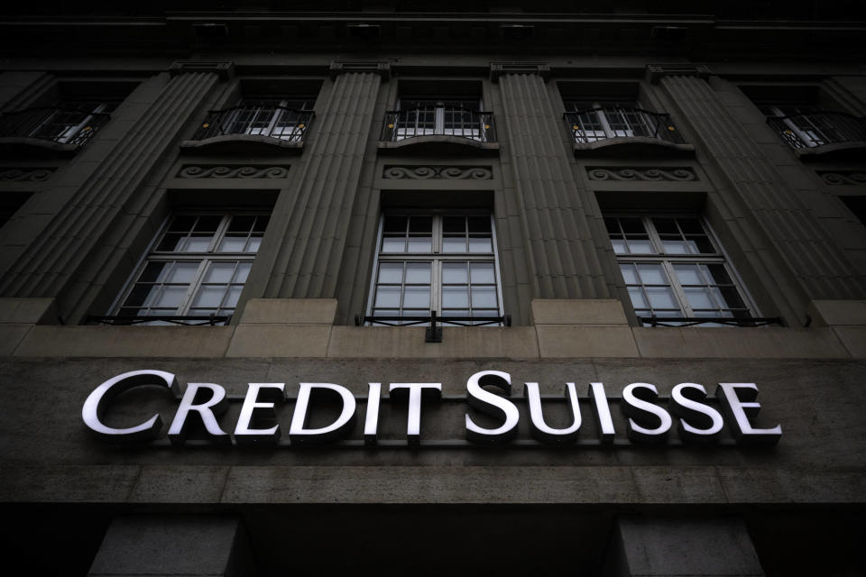 Le logo de la banque du Credit Suisse sur la façade d’un immeuble à Berne, le 19 mars 2023.