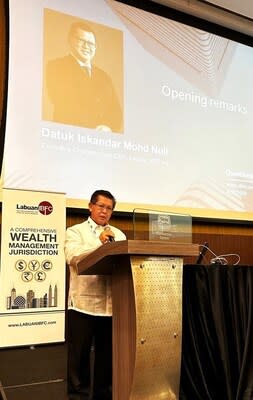 Datuk Iskandar Mohd Nuli, Labuan IBFC Inc. Executive Chairman cum CEO presenting his opening remarks at the event