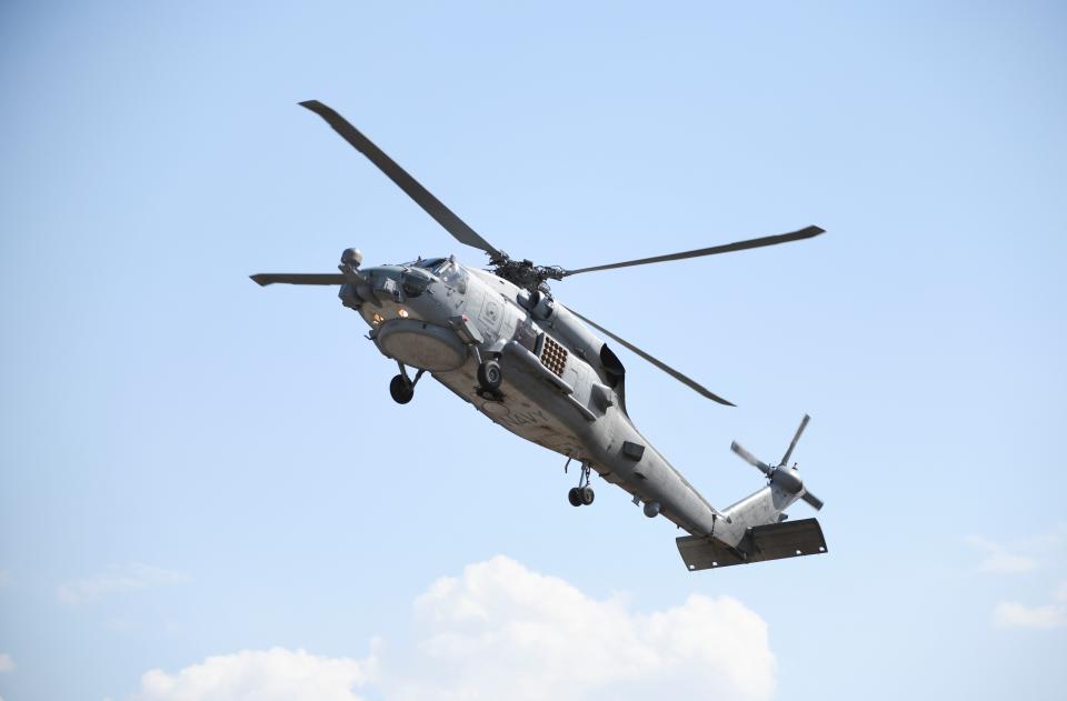 GEELONG, AUSTRALIA - MARCH 01: MH-60R Seahawk of Australian Naval Forces performs during AVALON 2019 - the Australian International Airshow and Aerospace & Defence Exposition in Geelong, Australia on March 01, 2019. (Photo by Recep Sakar/Anadolu Agency/Getty Images)