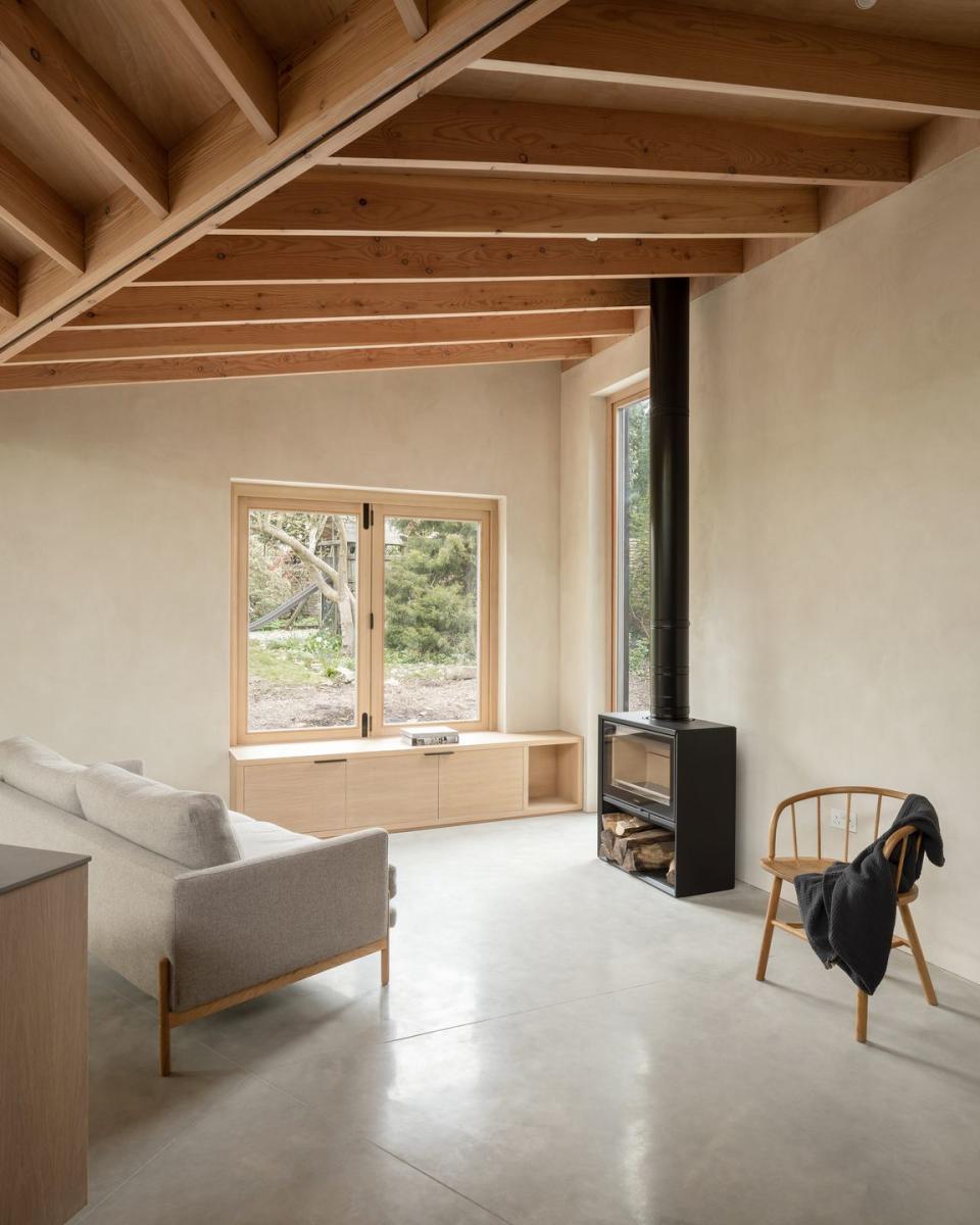 butterfly house in esher surrey designed by oliver leech architects living room