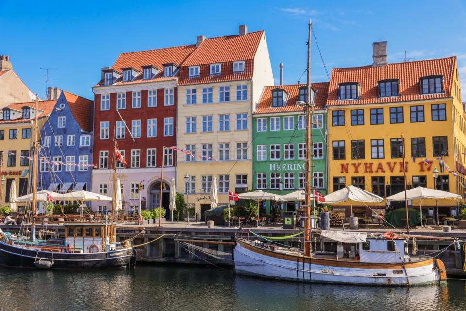 The pastel facades of Nyhavn make for a pocket-friendly stroll (World Mappers)
