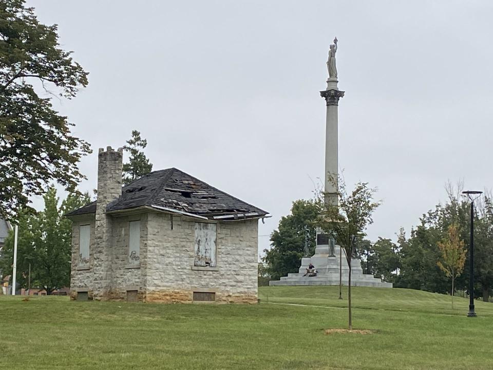 The Penn-Coates Memorial, also called the gardener’s shed or caretaker’s home, was built in 1926, its name honoring John Penn, the last proprietary governor of Pennsylvania, and John Coates, his agent. The Soldier’s and Sailors Monument, designed by the Dempwolfs, the noted York architectural firm, is seen in the background.