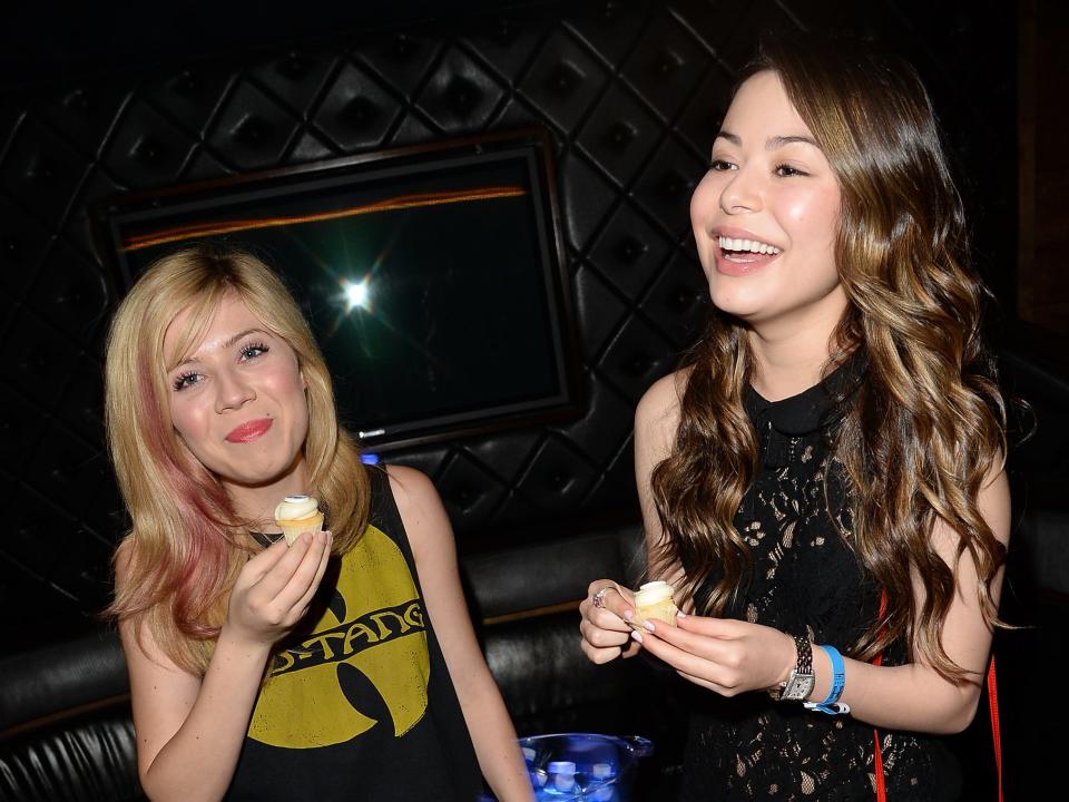 Jennette McCurdy and Miranda Cosgrove.