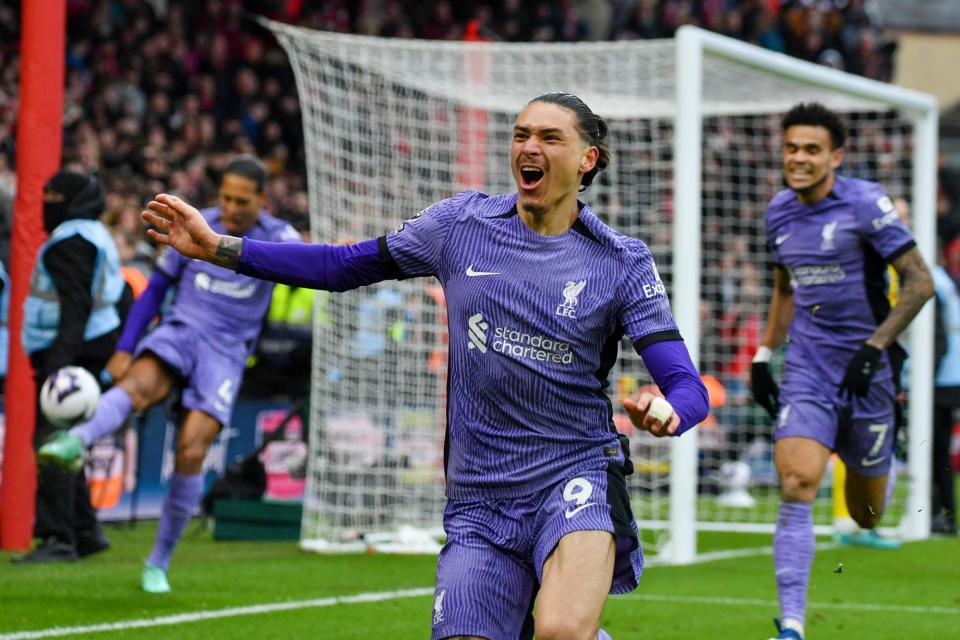 <span>Liverpool’s Darwin Núñez celebrates after his late goal finally breaks Nottingham Forest’s resistance.</span><span>Photograph: Rui Vieira/AP</span>