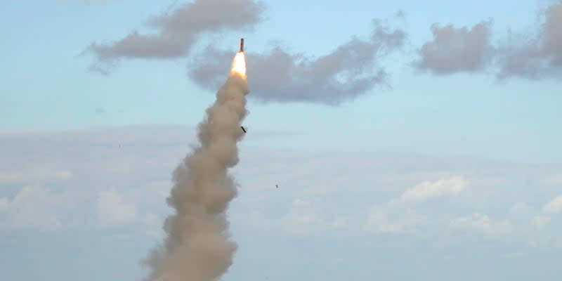 Eine Tomahawk Land Attack Missile (TLAM) startet von dem britischen Atom U-Boot HMS Astute im Golf von Mexiko<span class="copyright">dpa</span>