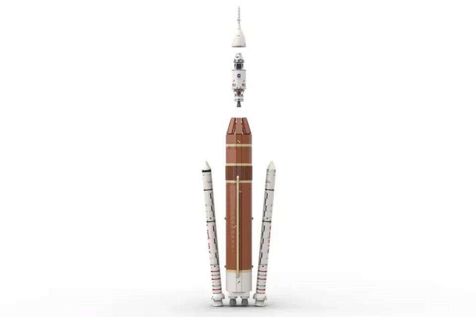 Concept images of the Lego Ideas submission, NASA SLS To the Moon and Mars