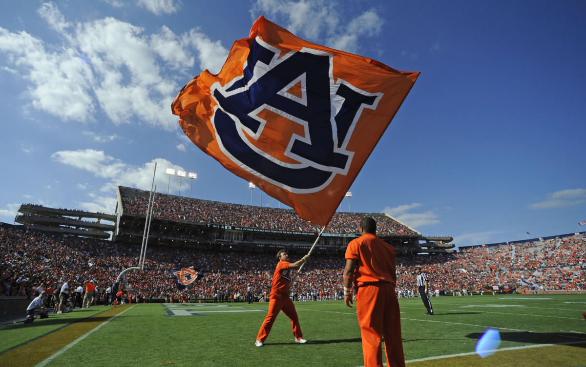 Auburn secures commitment from former Colorado safety Jahquez Robinson