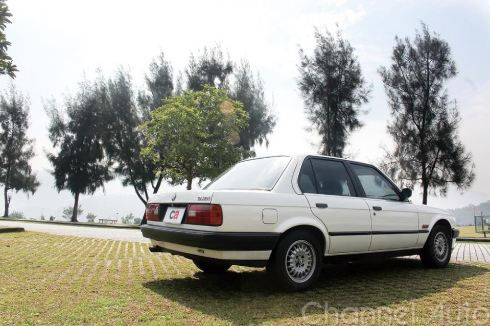 美好的80年代 BMW E30 318i