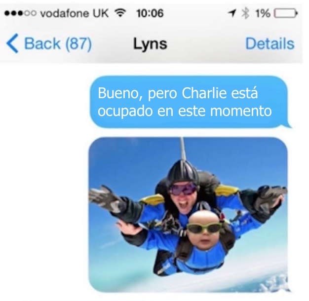 Eso no es todo. Las siguientes fotos fueron peores y al parecer no le causaron mucha gracia a la madre. Según las imágenes que compartió el padre bromista, Charlie también se tiró de un avión con paracaídas ¡y todavía hay más!