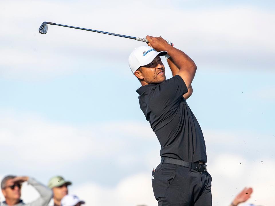 Xander Schauffele aterriza en el 17 del campo Pete Dye Stadium durante la ronda final del American Express en PGA West en La Quinta, California, el domingo 21 de enero de 2024.