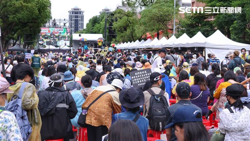 0528立法院外濟南路【國會濫權 立院集結｜0528行動】現場民眾。（圖／記者楊澍攝影）