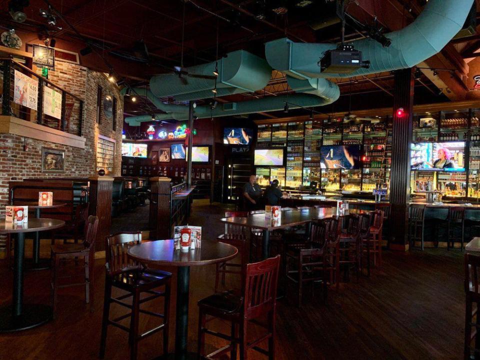 Chickie’s & Pete’s Crab House and Sports Bar (Philadelphia, Pennsylvania)