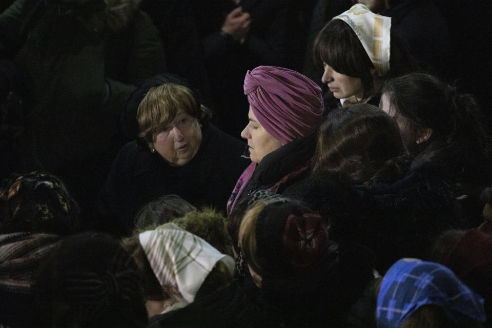 Orthodox Jewish women attend Moshe Deutsch's funeral. (AP Photo/Mark Lennihan) (Photo: ASSOCIATED PRESS)