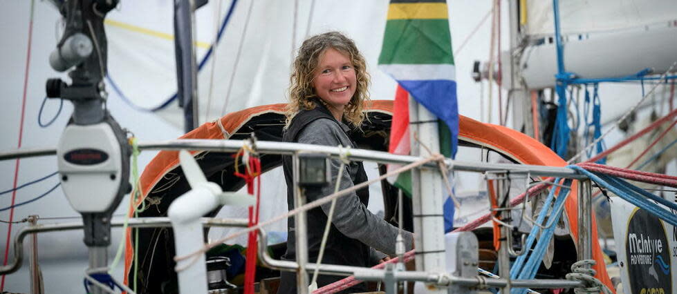 À 40 ans, Kirsten Neuschäfer devient la première femme à remporter une course en solitaire autour du monde.    - Credit:LOIC VENANCE / AFP