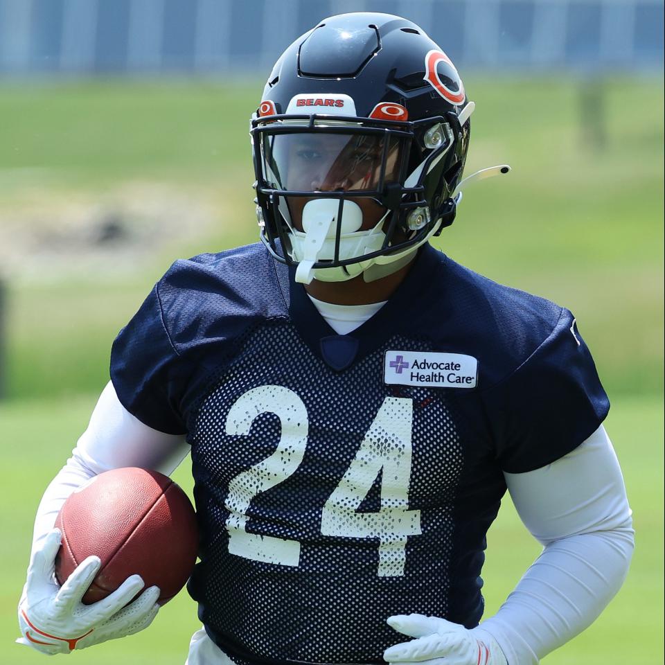 LAKE FOREST, ILLINOIS – JUNE 07: Khalil Herbert #24 of the Chicago Bears runs during OTA’s at Halas Hall on June 07, 2023 in Lake Forest, Illinois. (Photo by Michael Reaves/Getty Images) ORG XMIT: 775981496 ORIG FILE ID: 1496730577