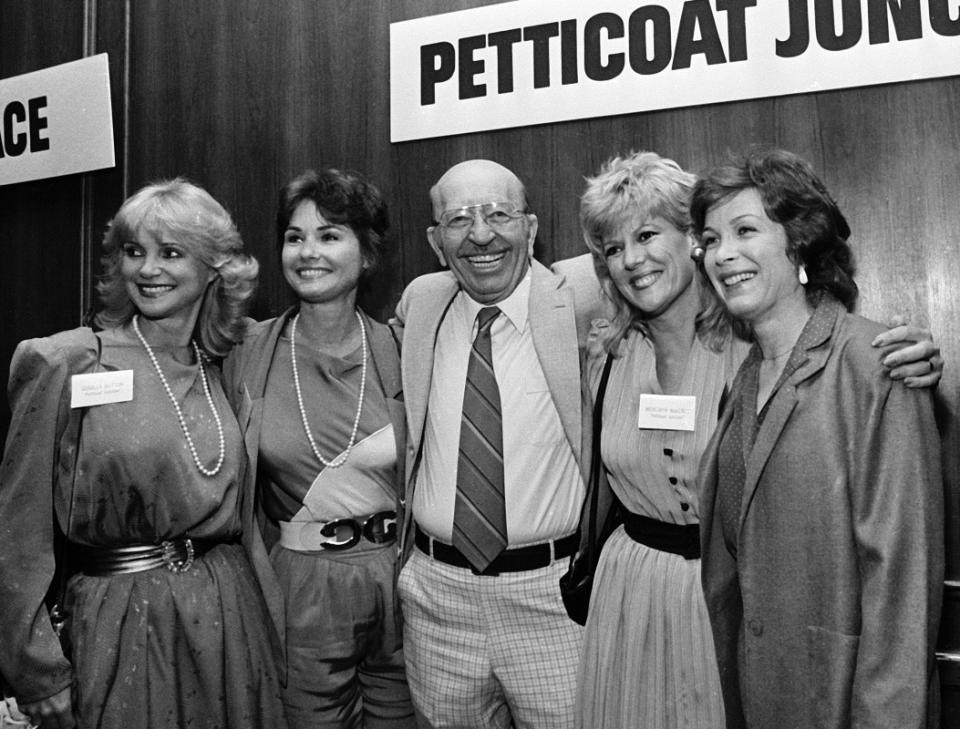 Frank Cady, center, in 1983.<p>Photo by Bob Riha, Jr/Getty Images</p>