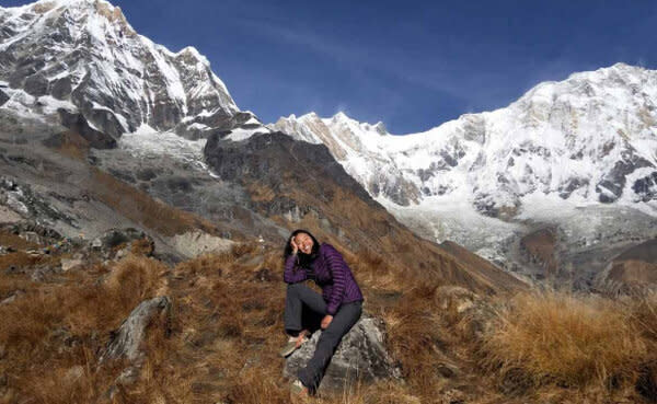 站在 Annapurna Base Camp 上，被 8000 公尺的大山環繞著。覺得自己離自然好近，近得像在天堂裡面。圖／昕璇 提供