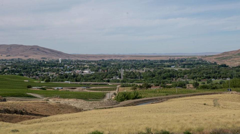 An overall look of Benton City, Wash. from McBee Trailhead off of North McBee Road.