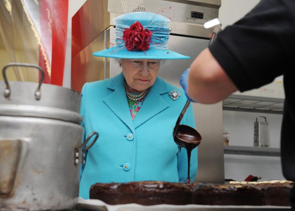 <p>Yeah, yeah, I know, we talked about this. But there will NEVER 👏 BE 👏 <a href="https://www.delish.com/food-news/a22083129/camilla-parker-bowles-royals-cant-eat-garlic/" rel="nofollow noopener" target="_blank" data-ylk="slk:GARLIC;elm:context_link;itc:0;sec:content-canvas" class="link ">GARLIC</a> 👏 IN 👏 THE 👏 CASTLE 👏 ON 👏 THE 👏 QUEEN'S 👏 WATCH. </p>