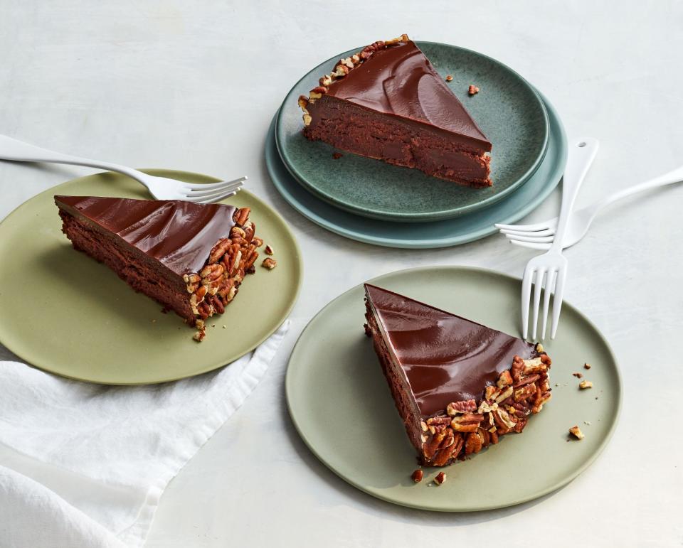 Flourless Pecan-Chocolate Cake