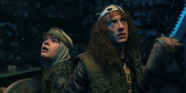 STRANGER THINGS. (L to R) Gaten Matarazzo as Dustin Henderson and Joseph Quinn as Eddie Munson in STRANGER THINGS. Cr. Courtesy of Netflix &#xa9; 2022