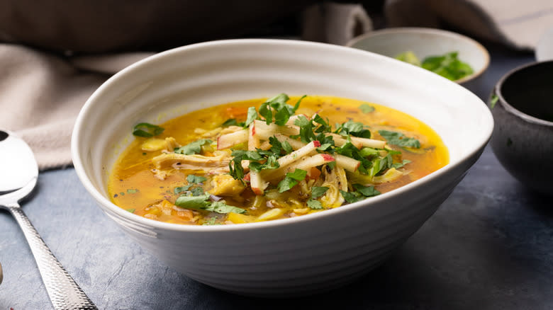 Chicken mulligatawny soup