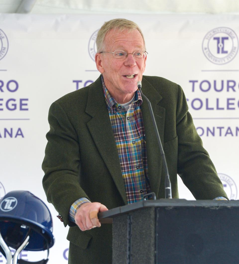 Bob Kelly speaking in 2021 during the groundbreaking ceremony for the Touro College of Osteopathic Medicine in Great Falls.
