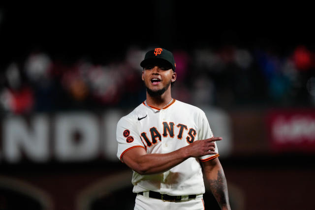 J.D. Davis helps Giants dismantle Dodgers, 15-0