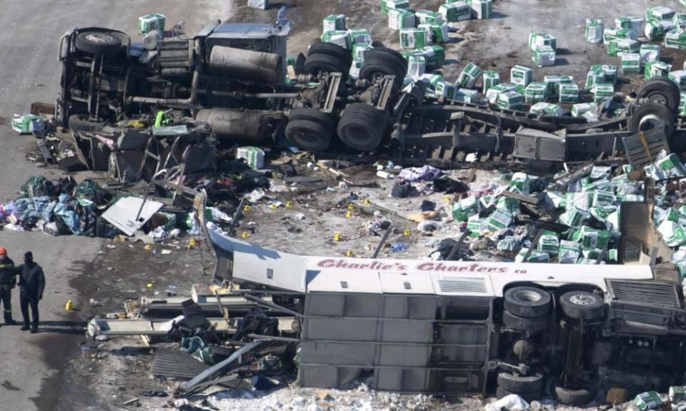 A bus carrying the Humboldt Broncos hockey team crashed into a truck en route to Nipawin for a game Friday night killing 15 and sending over a dozen more to the hospital. 