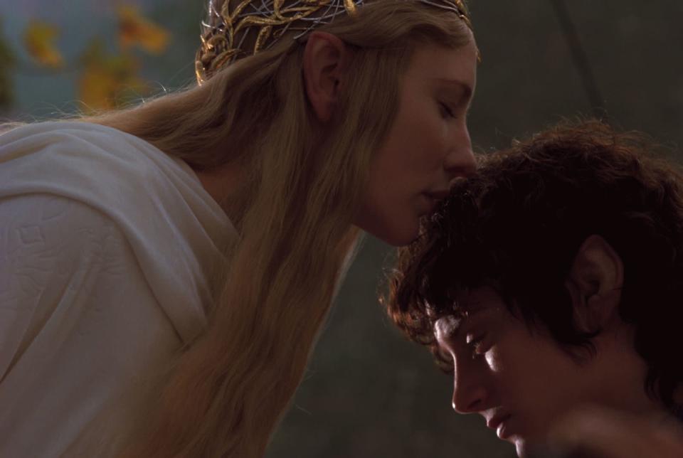 Und zwar diese: Als Elbin Galadriel, die Frodo und Co. auf ihrer beschwerlichen Reise durch Mittelerde zur Seite steht, wurde Cate Blanchett einem Millionenpublikum bekannt. Blanchett durfte ihre Rolle als mächtige Elbin in allen sechs Mittelerde-Filmen verkörpern - nach den "Herr der Ringe"-Filmen auch in der "Hobbit"-Trilogie (2012-2014) (Bild: ProSieben / Warner Brothers)