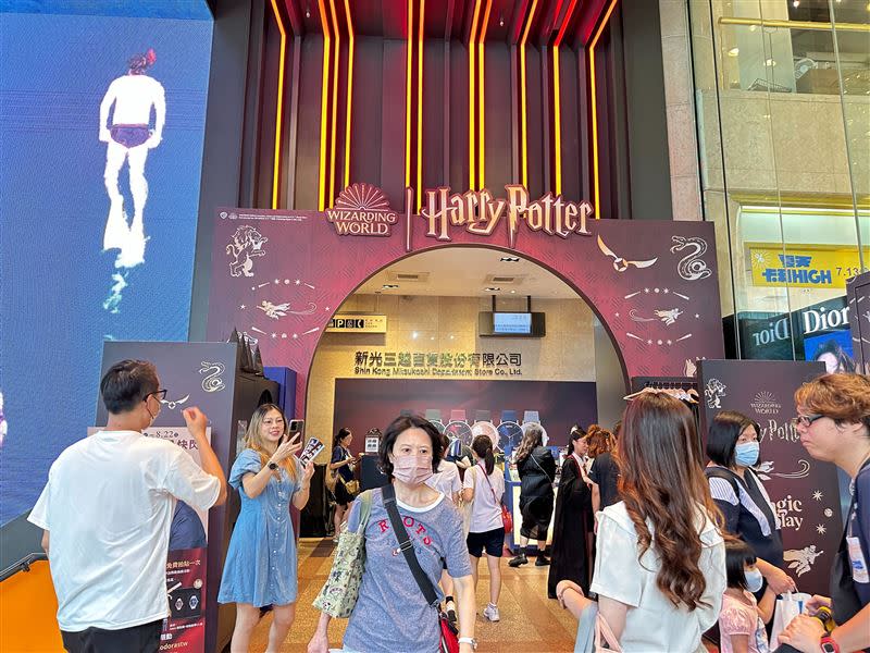 希奧朵拉在南西新光舉辦新品快閃活動，包含哈利波特系列新品。活動也結合最新流行的韓式拍貼機。（圖／品牌業者提供）
