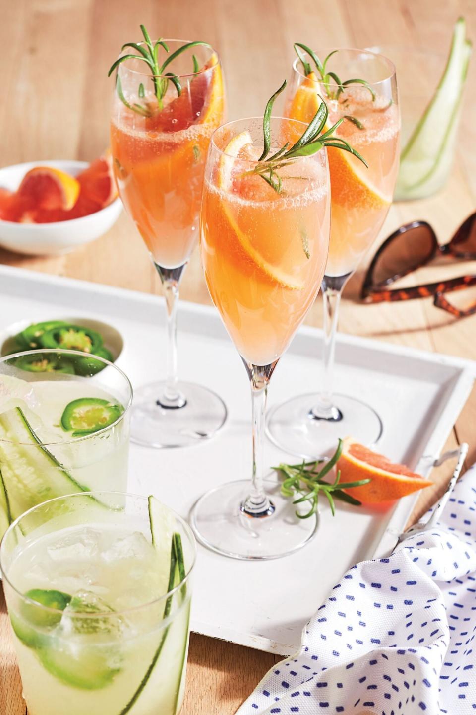 Grapefruit-rosemary Mimosas