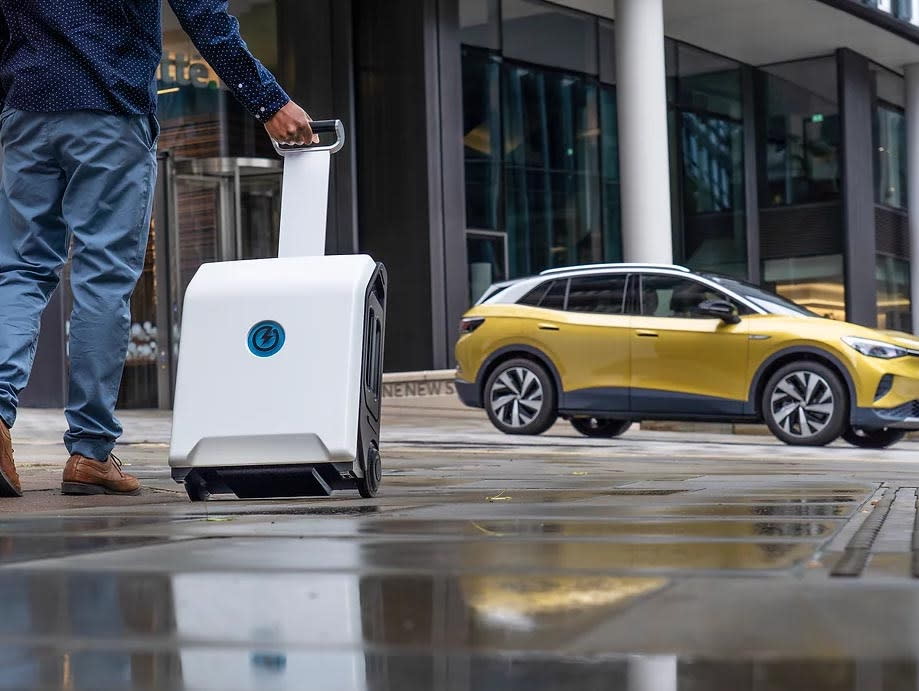 圖／英國新創公司ZipCharge推出名為ZipCharge Go的可攜式車用充電器，乍看下像一個行李箱，標榜讓電動車充電更方便即時。(zipcharge官網)