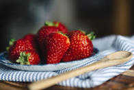 La fragola, uno dei frutti più amati della bella stagione, è pronta per essere festeggiata a Peveragno, in provincia di Cuneo, l’8 e il 9 giugno. Quest’anno l’evento spegnerà la sessantaduesima candeline e accoglierà cittadini e visitatori tra stand, esposizioni e degustazioni. (Getty)