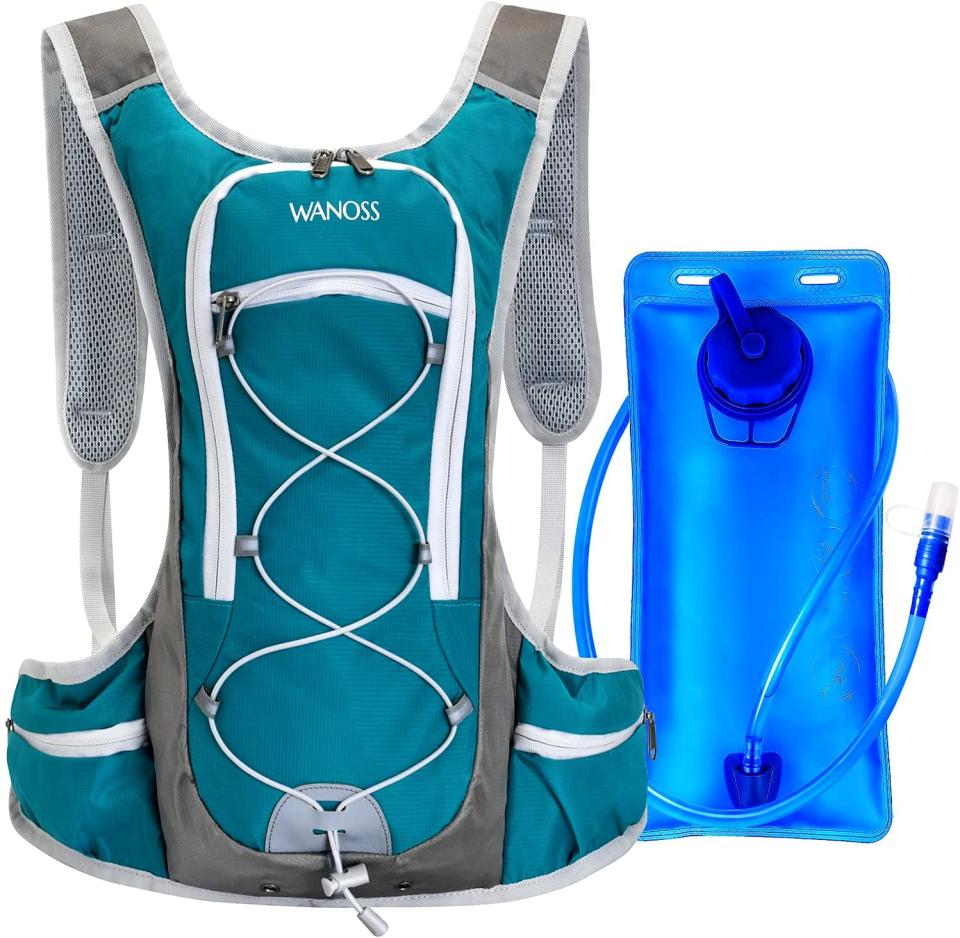 Hydration Backpack with 2L 70 oz Water Bladder- Amazon Canada