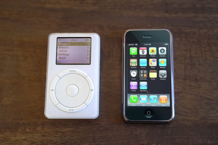 El declive del iPod comenzó con la llegada en 2007 del iPhone, que reemplazaba todas sus funciones con una sencilla app 