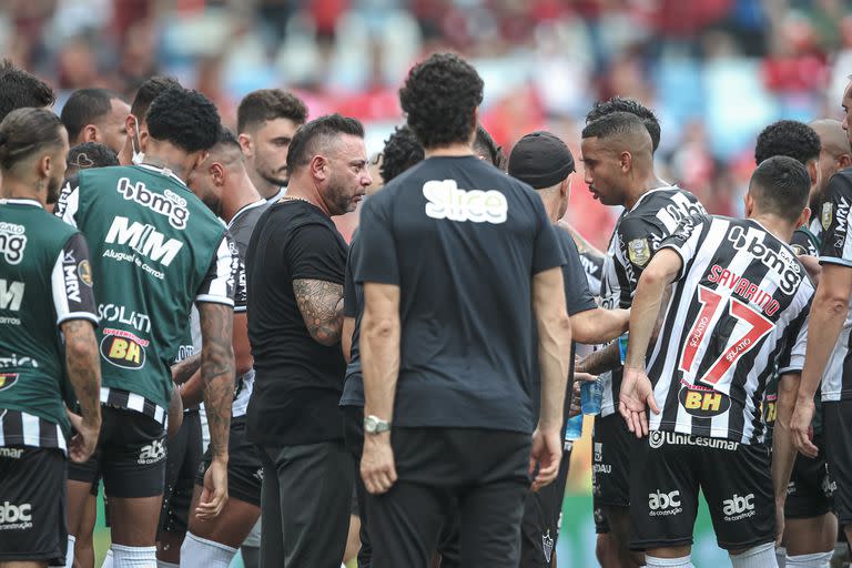 Antonio Mohamed no consigue estabilizar al Atlético Mineiro.