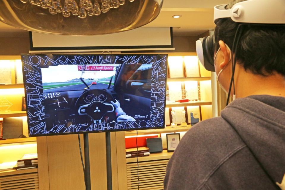 跑車浪漫旅7透過更新加入VR模式，不過並未支援VR2 Sense控制器、只能以Dual Sense手把或賽車方向盤遊玩。