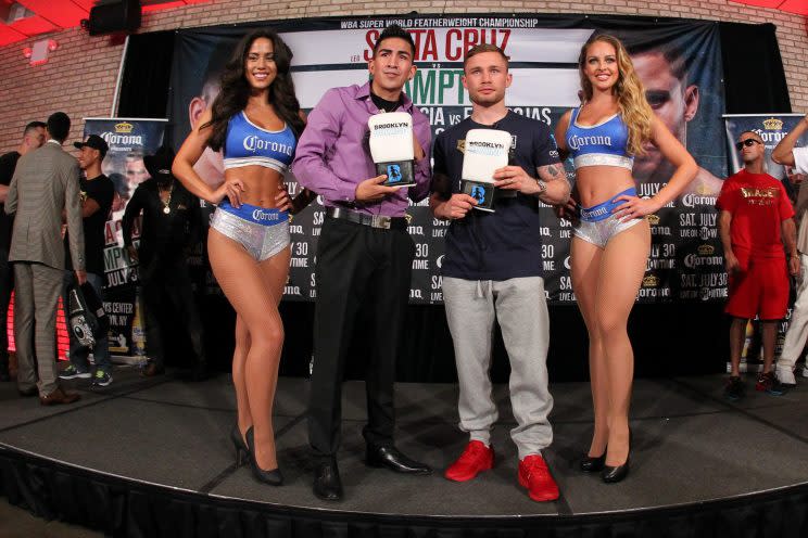 Leo Santa Cruz (second from left) and Carl Frampton will meet at the Barclays Center on Saturday. (Getty)