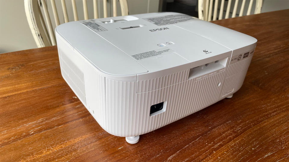 Home cinema projector: Epson EH-TW6250