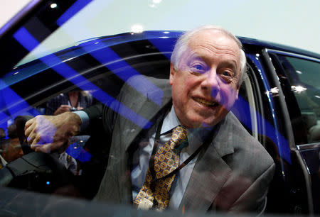 FILE PHOTO: Tennessee Governor Phil Bredesen sits in the new Volkswagen Passat during the press day for the North American International Auto show in Detroit, Michigan, U.S., January 10, 2011. REUTERS/Mark Blinch/File Photo