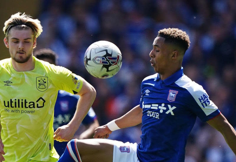 Fee Ipswich Would Pay For Omari Hutchinson Not As High As Claimed